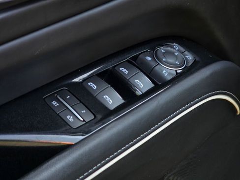 Used 2021 Cadillac Escalade ESV Sport Platinum AWD/4WD image 40