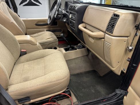 Used 2001 Jeep Wrangler SE image 10
