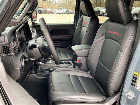 New 2026 Jeep Wrangler Unlimited Rubicon image 9