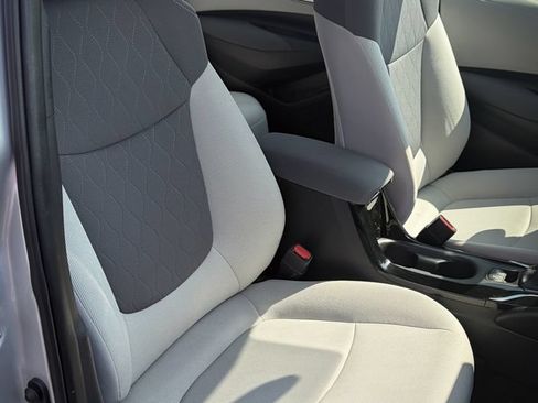 Used 2020 Toyota Corolla LE FWD image 24