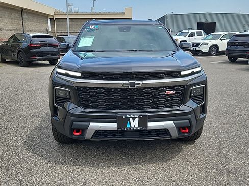 Used 2025 Chevrolet Traverse Z71 w/ Enhanced Driving Package AWD/4WD image 2