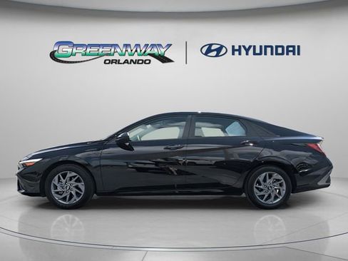 Used 2024 Hyundai Elantra SEL image 4