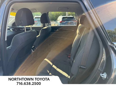 Used 2019 Kia Sorento FWD image 17