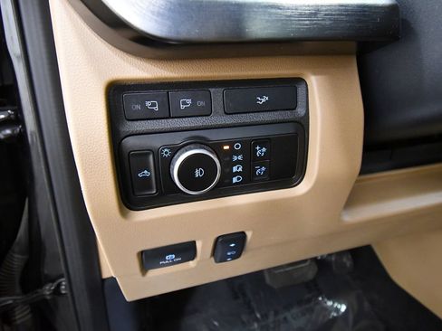 Used 2023 Ford F350 Lariat w/ Lariat Ultimate Package AWD/4WD image 20
