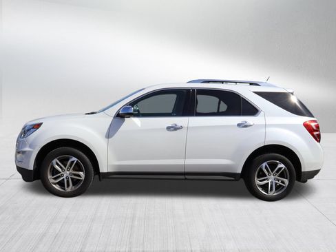 Used 2017 Chevrolet Equinox Premier w/ Enhanced Convenience Package FWD image 4