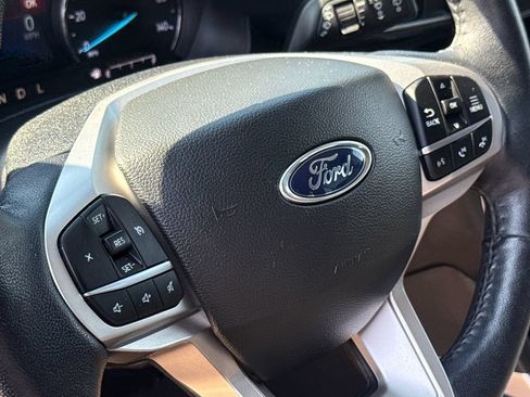 Used 2023 Ford Explorer XLT w/ Equipment Group 202A RWD image 29