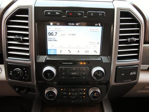 Used 2019 Ford F250 Limited AWD/4WD image 32