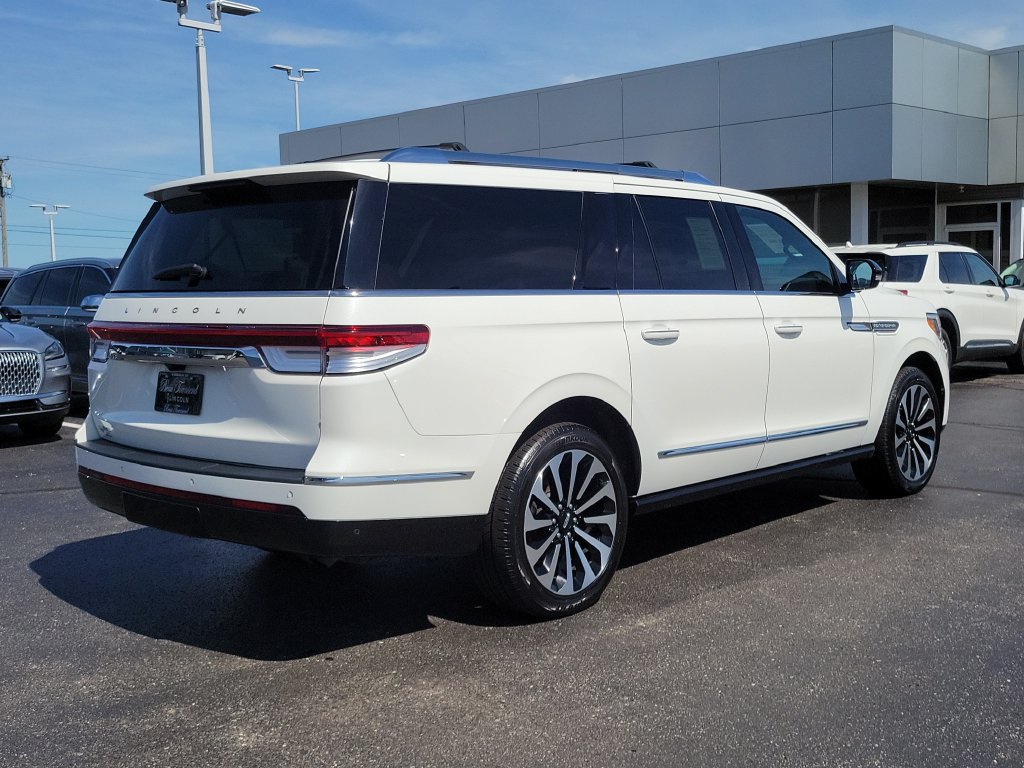 Used 2022 Lincoln Navigator L Reserve AWD/4WD image 4