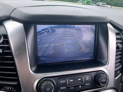 Used 2018 Chevrolet Suburban LT RWD image 14