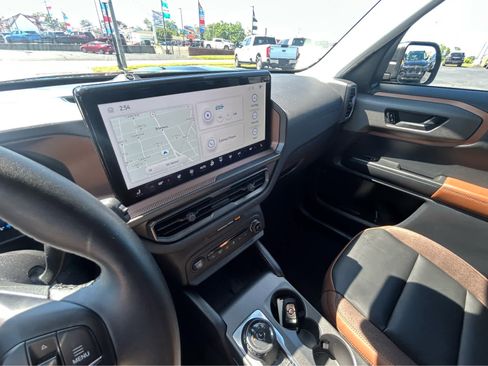 Used 2025 Ford Bronco Sport Outer Banks w/ Outer Banks Tech Package+ AWD/4WD image 33