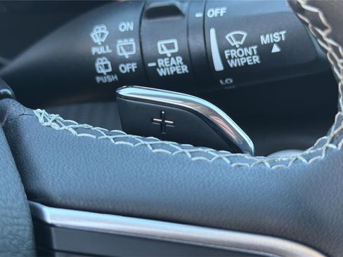 Used 2023 Jeep Grand Cherokee L Laredo image 34