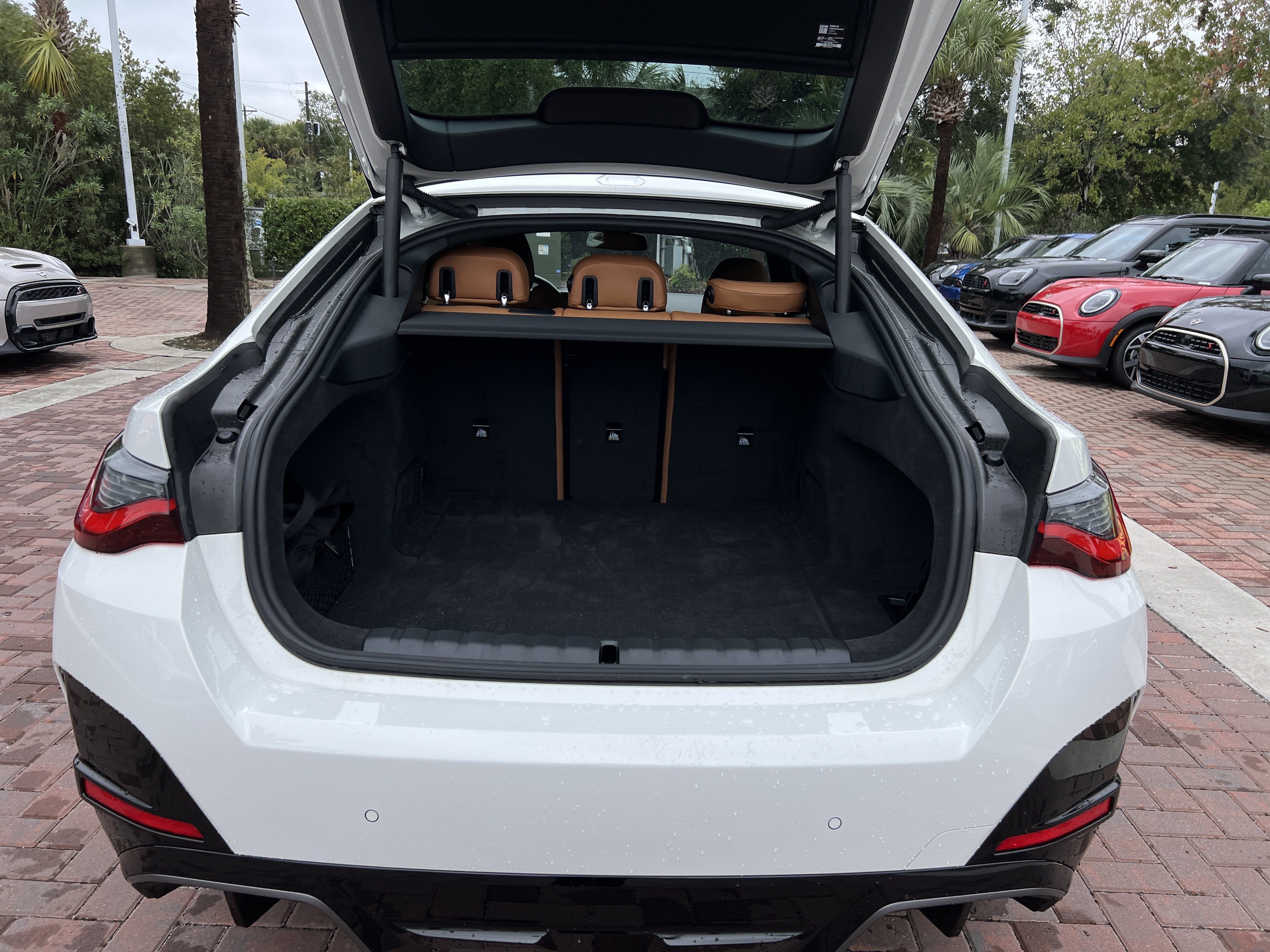 Used 2026 BMW i4 xDrive40i w/ M Sport Package AWD/4WD image 32