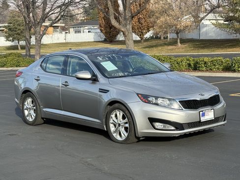 Used 2011 Kia Optima EX w/ Premium Pkg FWD image 4