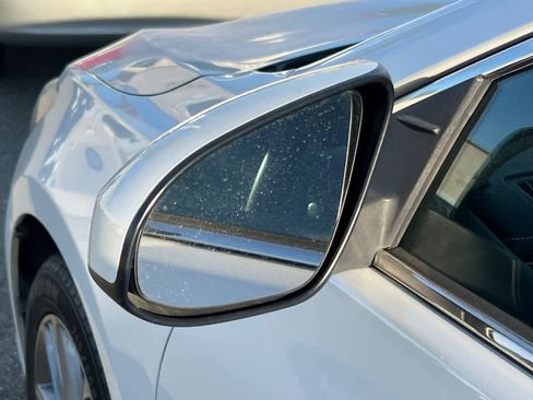 Used 2016 Toyota Camry SE image 8