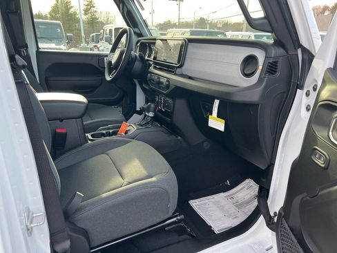 New 2026 Jeep Gladiator Sport image 11