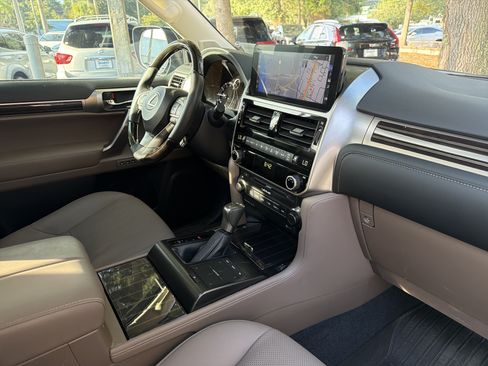 Certified 2023 Lexus GX 460 Premium w/ Premium Package AWD/4WD image 44