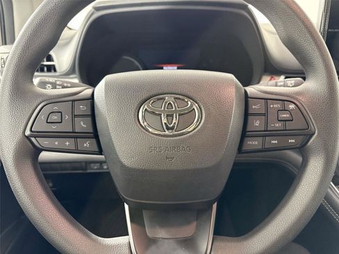 Certified 2026 Toyota Sienna LE FWD image 15