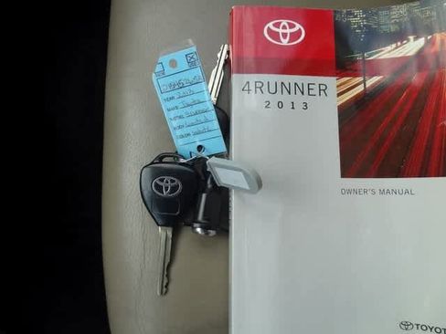 Used 2013 Toyota 4Runner SR5 w/ Premium Pkg image 31