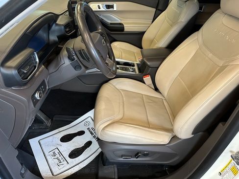Used 2020 Ford Explorer Platinum w/ Premium Technology Package image 20