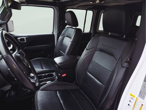 Used 2019 Jeep Wrangler Unlimited Sahara AWD/4WD image 14