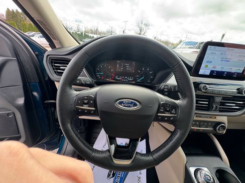 Used 2020 Ford Escape SEL image 19
