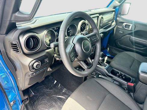 Used 2023 Jeep Wrangler Unlimited w/ Cold Weather Group AWD/4WD image 10