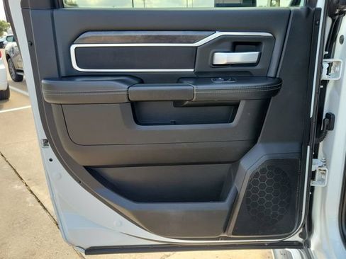 Used 2024 RAM 2500 Big Horn AWD/4WD image 14