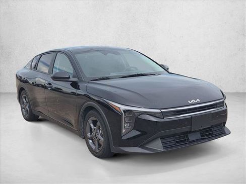 Used 2025 Kia K4 FWD image 3