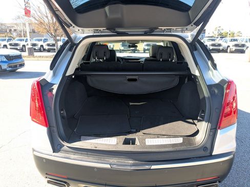 Used 2017 Cadillac XT5 Luxury image 3