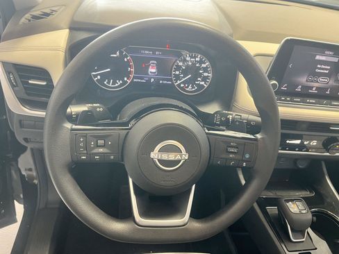 Used 2023 Nissan Rogue SV AWD/4WD image 15