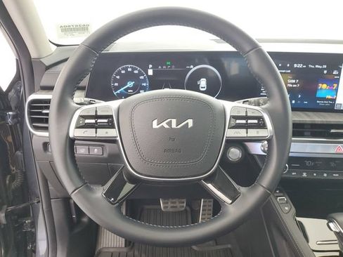 Used 2024 Kia Telluride SX FWD image 23