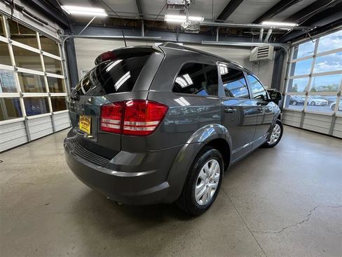 Used 2020 Dodge Journey SE w/ SE Popular Equipment Group image 5
