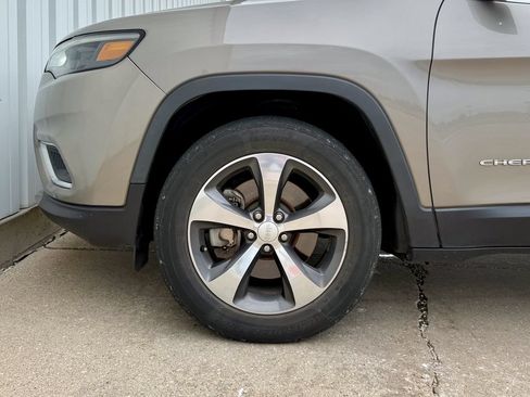 Used 2019 Jeep Cherokee Limited AWD/4WD image 31