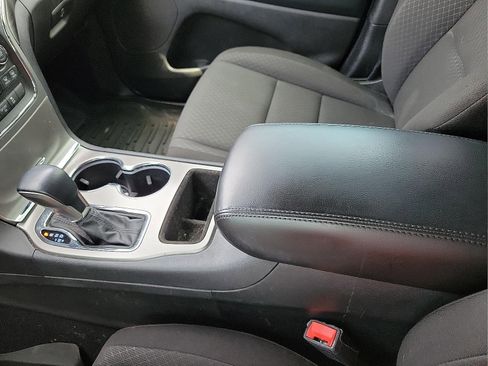 Used 2021 Jeep Grand Cherokee Laredo image 18