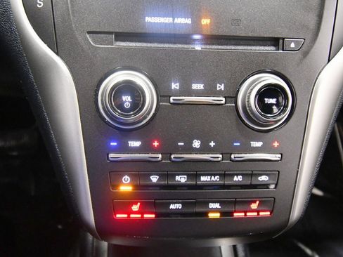 Used 2015 Lincoln MKC FWD image 25