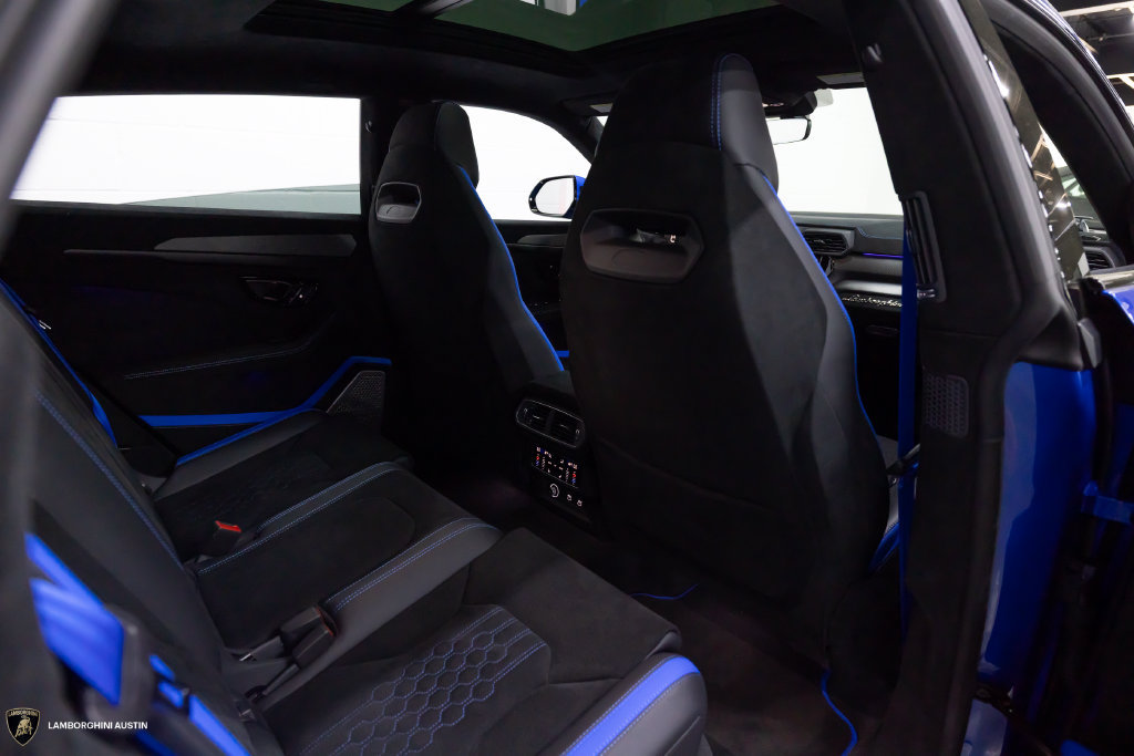 Used 2024 Lamborghini Urus Performante AWD/4WD image 36
