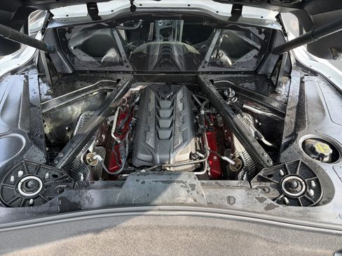 Used 2025 Chevrolet Corvette Stingray Coupe RWD image 23