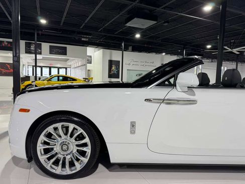 Used 2019 Rolls-Royce Dawn image 50