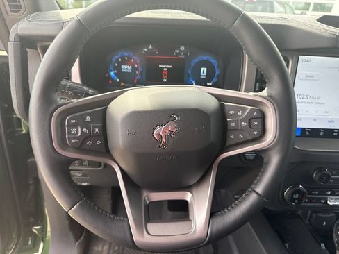 Used 2025 Ford Bronco Outer Banks AWD/4WD image 14