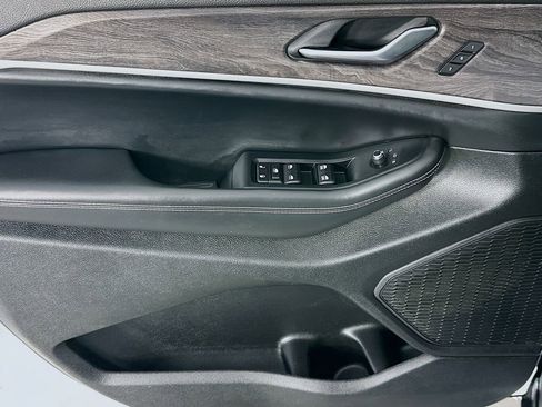 Used 2023 Jeep Grand Cherokee Limited w/ Black Appearance Package image 25