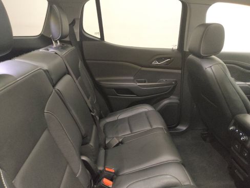 Used 2019 GMC Acadia SLT w/ Black Edition image 19