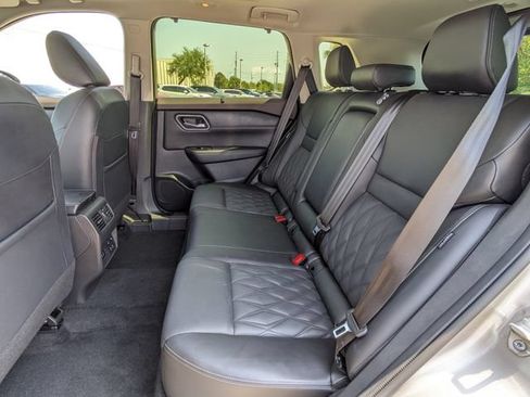 Used 2023 Nissan Rogue Platinum w/ Platinum Premium Package AWD/4WD image 16