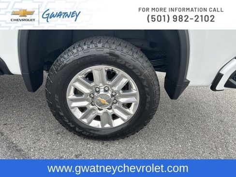 Used 2024 Chevrolet Silverado 2500 High Country w/ High Country Premium Package image 12