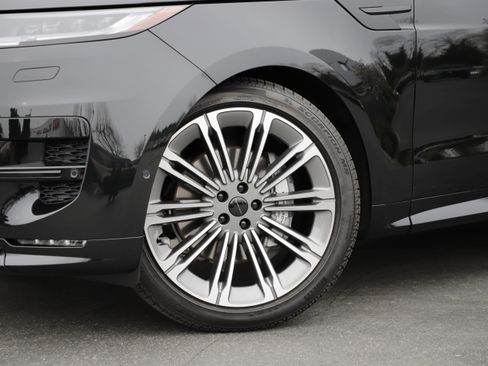 New 2026 Land Rover Range Rover Sport Dynamic SE image 2