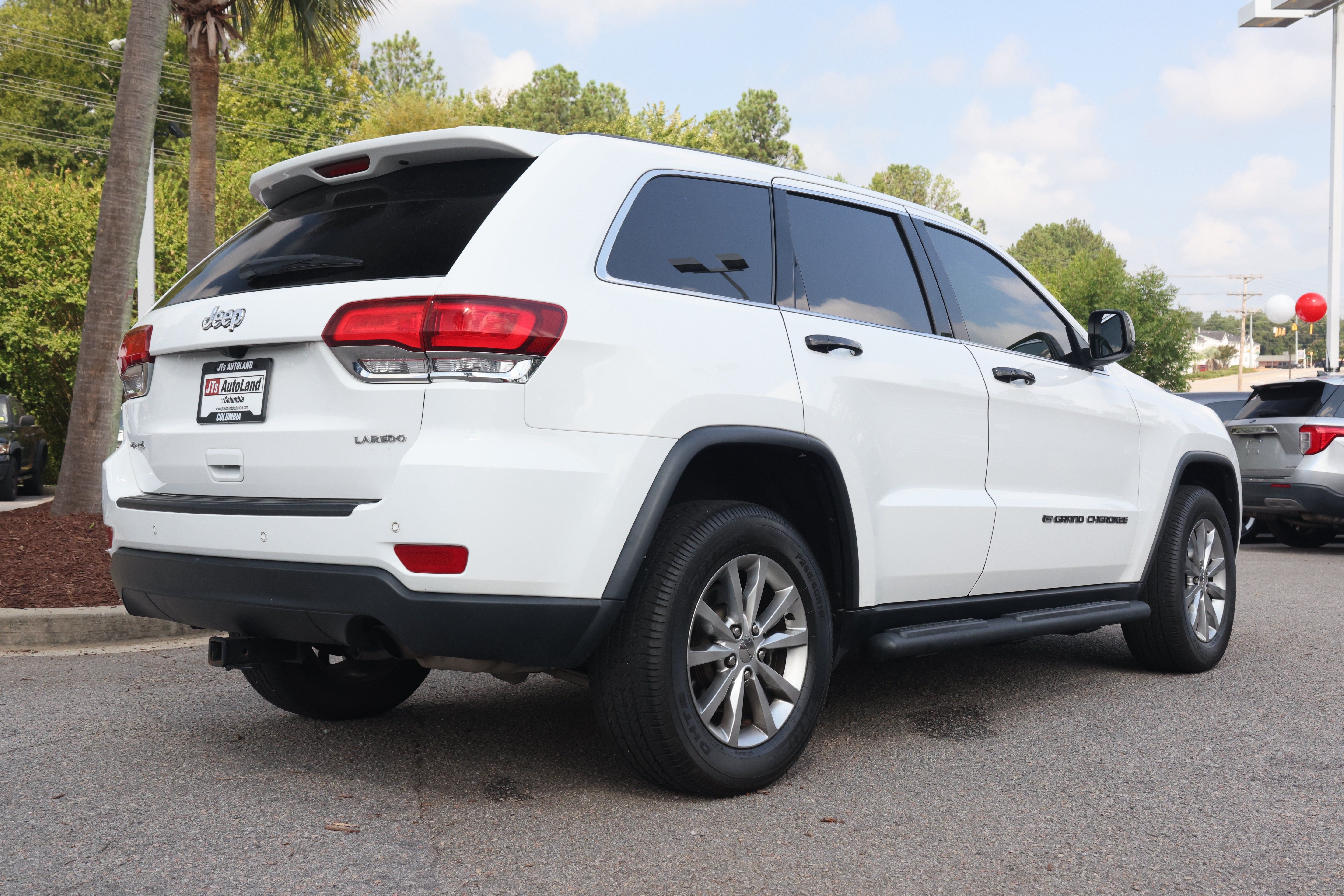 Used 2022 Jeep Grand Cherokee Laredo E AWD/4WD image 5