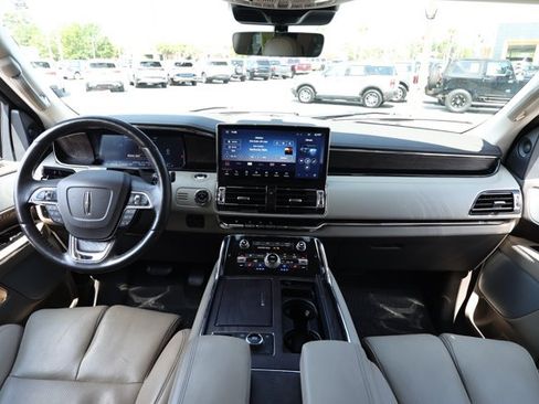 Used 2023 Lincoln Navigator Reserve AWD/4WD image 33