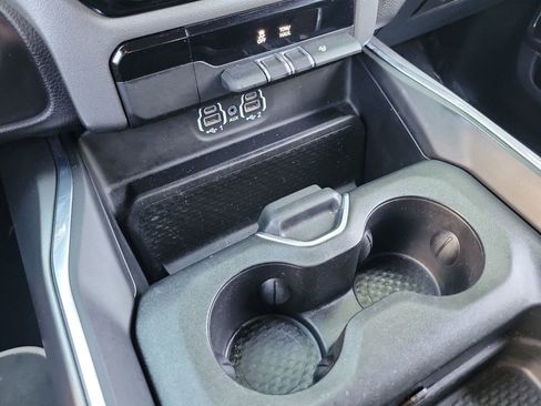 Used 2024 RAM 1500 Laramie AWD/4WD image 12