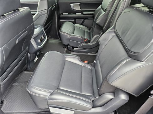 Used 2025 Ford Expedition Platinum AWD/4WD image 30