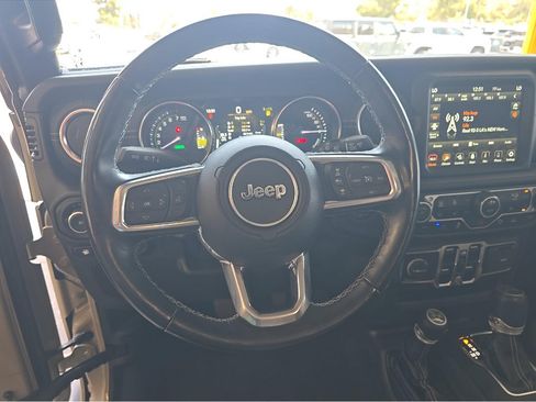 Used 2022 Jeep Wrangler Unlimited Sahara w/ Cold Weather Group AWD/4WD image 3