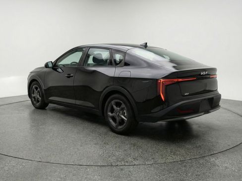 Used 2025 Kia K4 LXS image 6